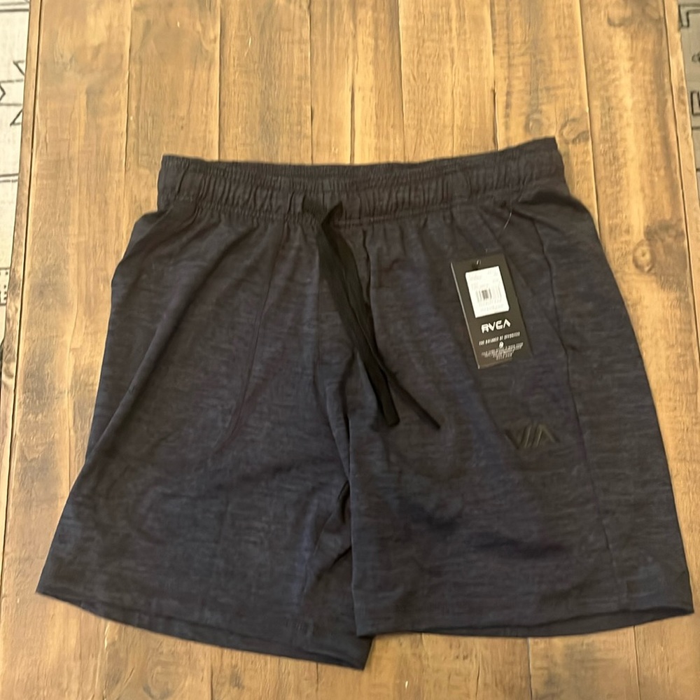 Men’s (S) Grey RVCA Athletic C-able shorts